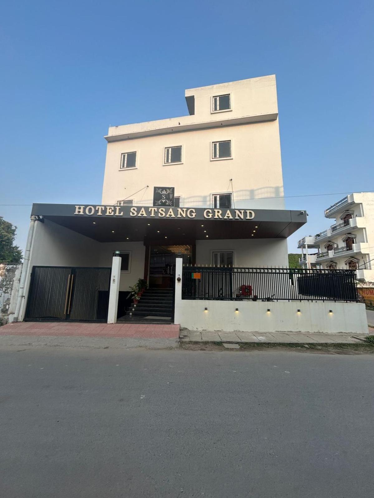 Hotel Satsang Grand Varanasi Exterior foto